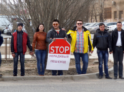 В Волжском нерадивую «пехоту» сажали в пропагандистский автобус