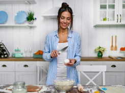 «Светофор» на Мира 42Д/2 поздравляет милых дам и предлагает товары по выгодным ценам