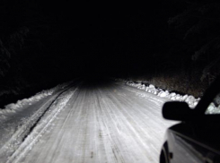 В Волжском под колеса автомобиля угодили 9-летняя и 11-летняя девочки