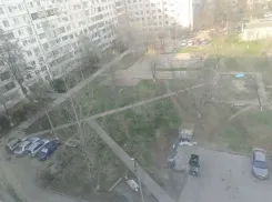 «Встать негде»: волжане в MAXе массово жалуются на дефицит парковок