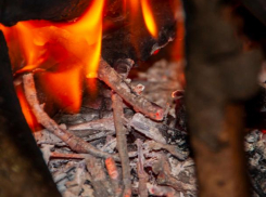 Под Волжским в частном доме полыхала кухня