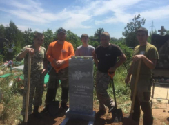 В июне в Волжском заменили 10 памятников на могилах ветеранов