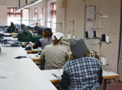 Женская колония превратилась в пошивочный цех для «Глории Джинс»