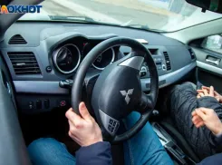 Врезался в столб: молодой водитель из Волжского попал в серьезное ДТП 