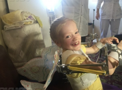 Волгоградские врачи подарили «железные крылышки» сестрам из Владимира