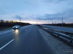 Сбил на полной скорости: пешеход попал под колеса авто и скончался в Волгограде