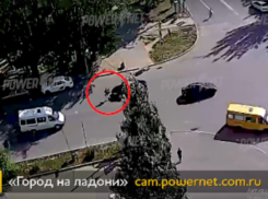 В Волжском появилось видео ДТП, в результате которого сбили пешехода