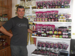 Чтобы поймать в Волге трофейного карпа – «угостите» его ананасом: эксклюзивное интервью со знаменитым рыбаком Дмитрием Слета