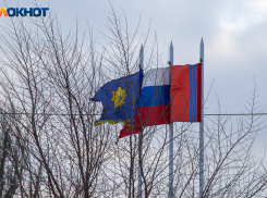 Энергия ГЭС и воды Волги: флагу Волжского исполнился 31 год