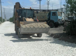 В Волжском продолжается ремонт дорог в «частниках»