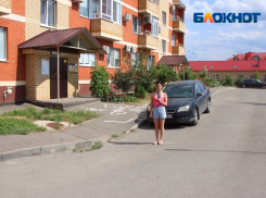 Три года в ожидании обрушений: власти Волжского игнорируют полуметровую просадку грунта под жилыми домами