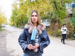 Горы опавшей листвы и разбитые пешеходные дорожки: все об 11 микрорайоне в Волжском