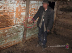 В Волгоградской области фермер посадил на цепь своего работника