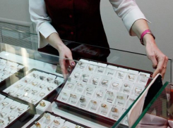 Известный ювелирный магазин «манипулирует» волжанами, сообщая о своей ликвидации 