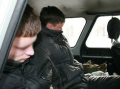На юге Волгограда компания подростков угнала «шестерку»