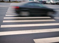 На юге Волгограда водитель сбил 26-летнюю девушку и скрылся