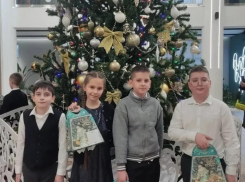 Юные таланты Волжского отправляются на губернаторские елки