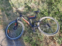 Водитель иномарки сбил 13-летнего велосипедиста в Волжском