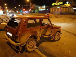 В Волжском пенсионер на Honda спровоцировал ДТП: пострадал 18-летний парень 