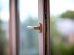 24-летний волжанин выпал с пятого этажа