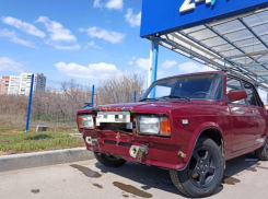 Массовый взлом автомобилей начался в Волжском