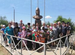 Бюст Александра Невского появился в Калачевской епархии