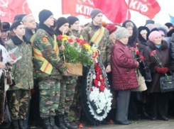 В Волжском почтили память павших героев Сталинградской битвы