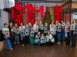 Больше, чем подарки! Волжский абразивный создаёт новогоднюю сказку для своих сотрудников и их семей