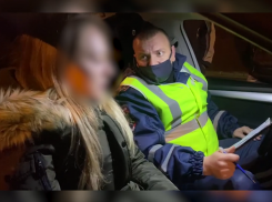 Задержание пьяных автоледи в Волгограде попало на видео