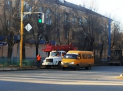 На «смертельном» перекрестке в Волжском установили светофор