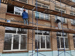 В Волжском продолжается ремонт второго корпуса школы №19
