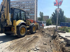 В Волжском начался ремонт площади Привокзальной