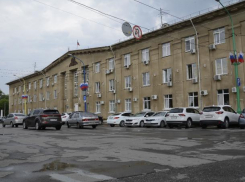 «Блондинка в законе» в мэрии Волжского Елена Славина похвасталась богатым мужем 