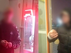 Полиция Волжского нашла буйных подростков, устроивших скандал в ТЦ «Оранж»