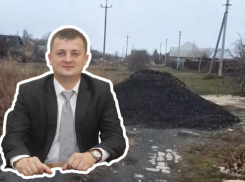Председатель поселка под Волжским ответил на обвинения жителей и рассказал о своей работе