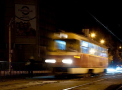 В Волжском трамвай наехал на женщину