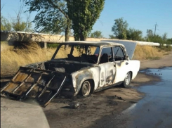 Машина выгорела полностью: официальные подробности пожара в Волжском