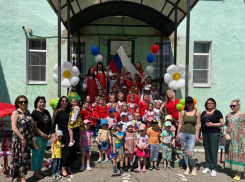 Татьяна Глухова отметила День России с юными патриотами в школах и детсадах