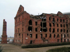 Волжане отмечают годовщину контрнаступления советских войск под Сталинградом