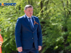 Обломки упали на больницу и завод: губернатор Волгоградской области Андрей Бочаров прокомментировал ситуацию с атаками беспилотников