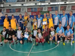 Мэрия Волжского обыграла полицейских в мини-футболе