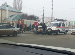 Крупное ДТП в Волжском: на скользкой дороге столкнулись «шестерка» и иномарка 