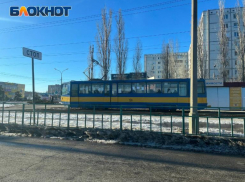В Волжском остановилось движение трамваев из-за схода поезда с рельс