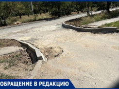 «Бордюр положили, а пандуса нет»: в Волжском мамы с колясками штурмуют тротуары после ремонта на Пушкина