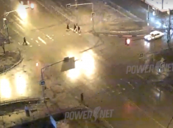 16-летняя девушка угодила под колеса авто в Волжском: видео