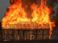 В Средней Ахтубе желание дачника согреться привело к пожару