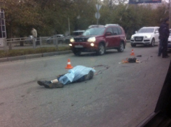 В центре Волгограда фура насмерть переехала пешехода