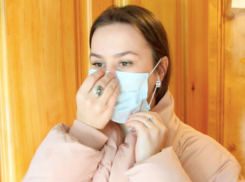 Роспотребнадзор рекомендует волжанам носить маски на работе