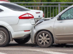 Нарушитель ПДД покалечил молодого мужчину на Александрова в Волжском