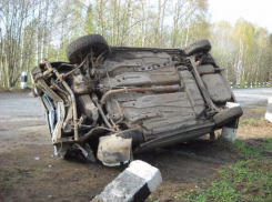 Водитель со стажем чудом выжил, опрокинув свой автомобиль под Волжским